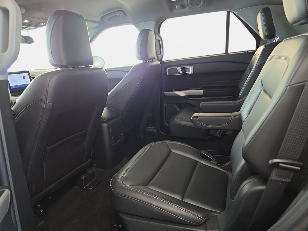 Certified 2023 Ford Explorer XLT w/ Equipment Group 202A AWD/4WD image 11