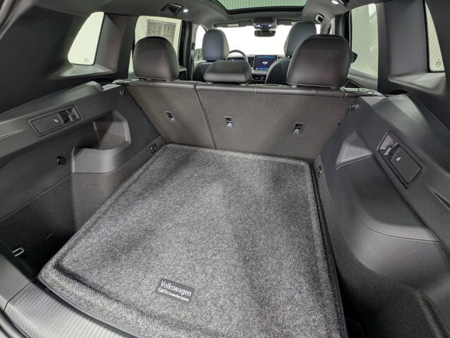 Used 2026 Volkswagen Tiguan SE R-Line AWD/4WD image 21