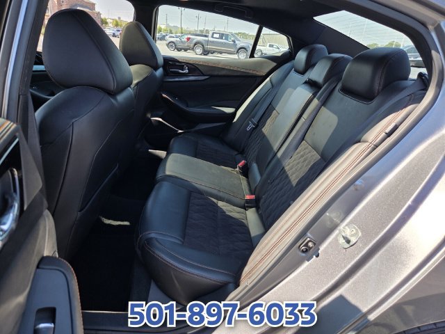 Used 2022 Nissan Maxima SR w/ Sport Mat Group FWD image 10