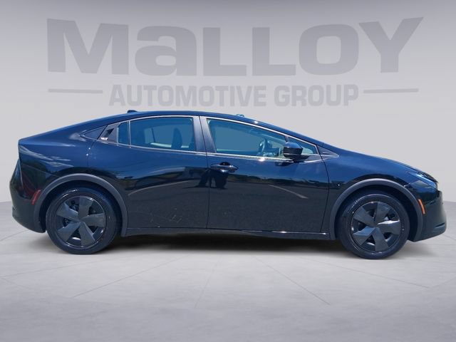 Used 2025 Toyota Prius LE FWD image 6