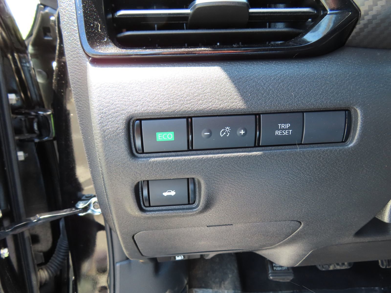 Used 2025 Nissan Sentra SR w/ Midnight Edition FWD image 13