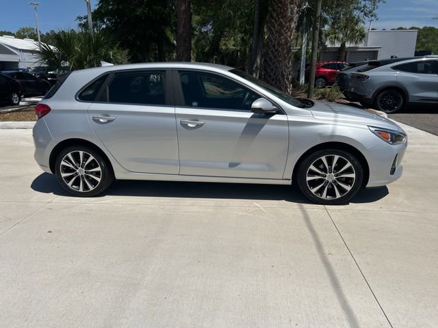 Used 2018 Hyundai Elantra GT FWD image 3