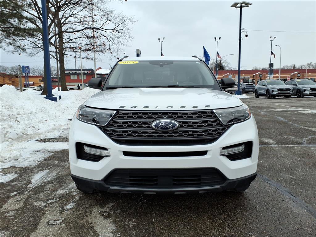 Certified 2021 Ford Explorer XLT w/ Equipment Group 202A image 6