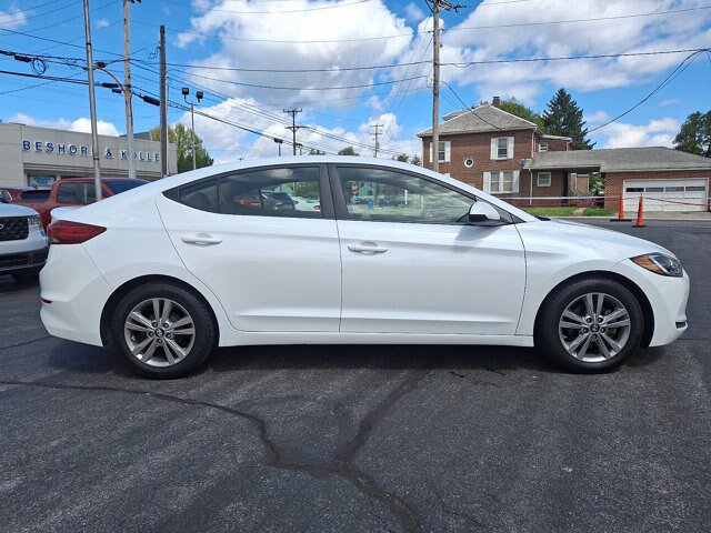 Used 2017 Hyundai Elantra SE FWD image 8
