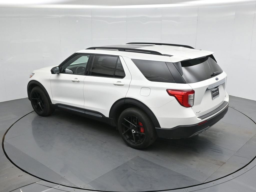 Certified 2020 Ford Explorer XLT w/ Equipment Group 202A image 18