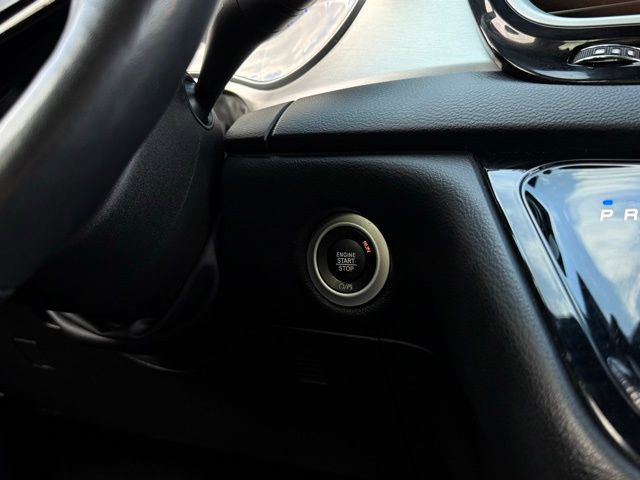 Used 2020 Chrysler Pacifica Touring-L w/ Advanced Safetytec Group image 28