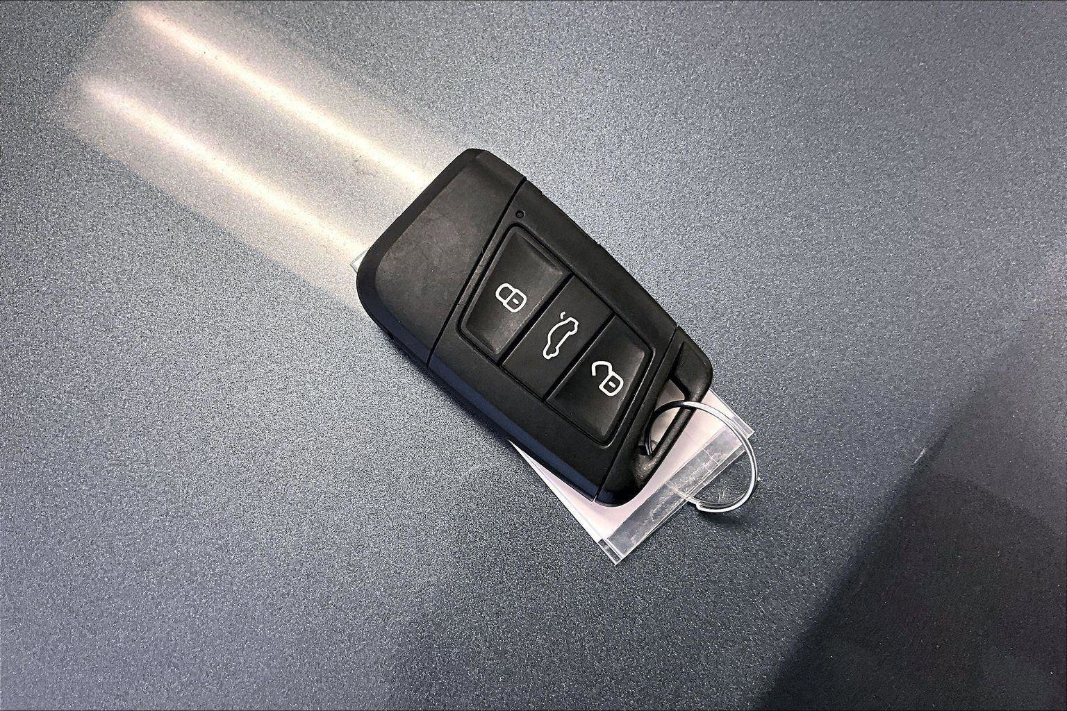 Used 2022 Volkswagen Jetta SE image 11