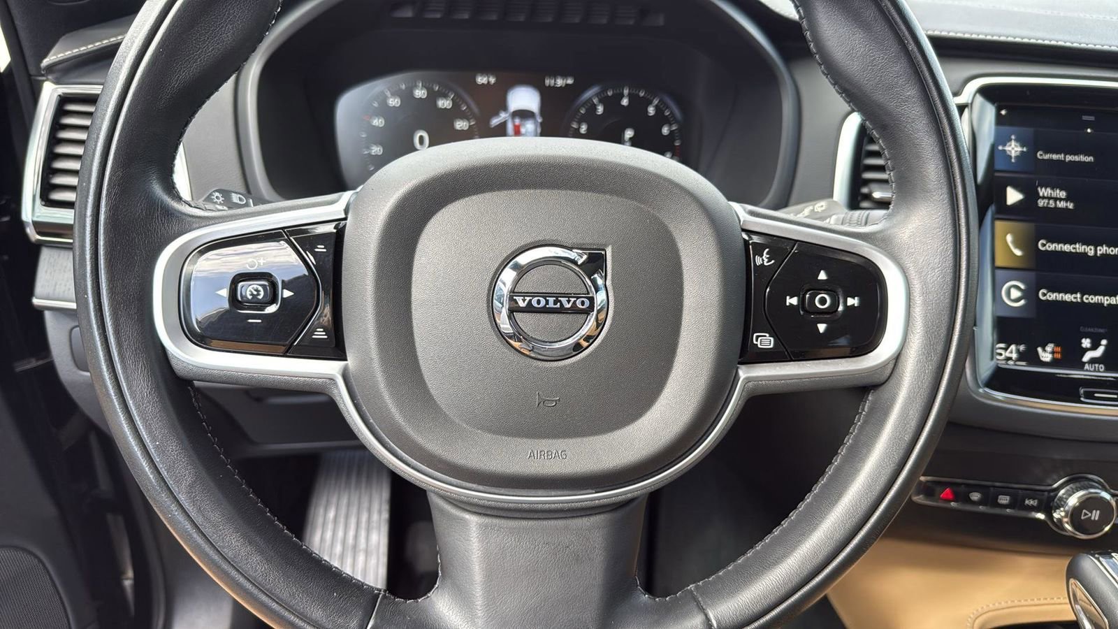 Used 2022 Volvo XC90 T6 Inscription w/ Lounge Package image 12
