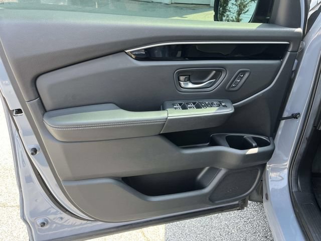 Used 2025 Honda Pilot Touring image 18