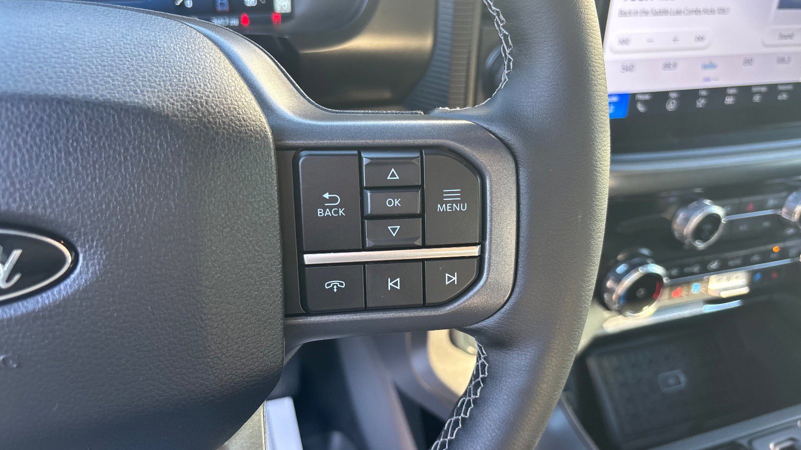 Certified 2025 Ford F150 Lariat w/ Equipment Group 502A High image 36