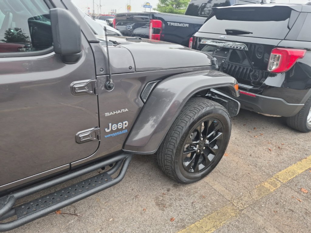 Used 2022 Jeep Wrangler Unlimited Sahara AWD/4WD image 27