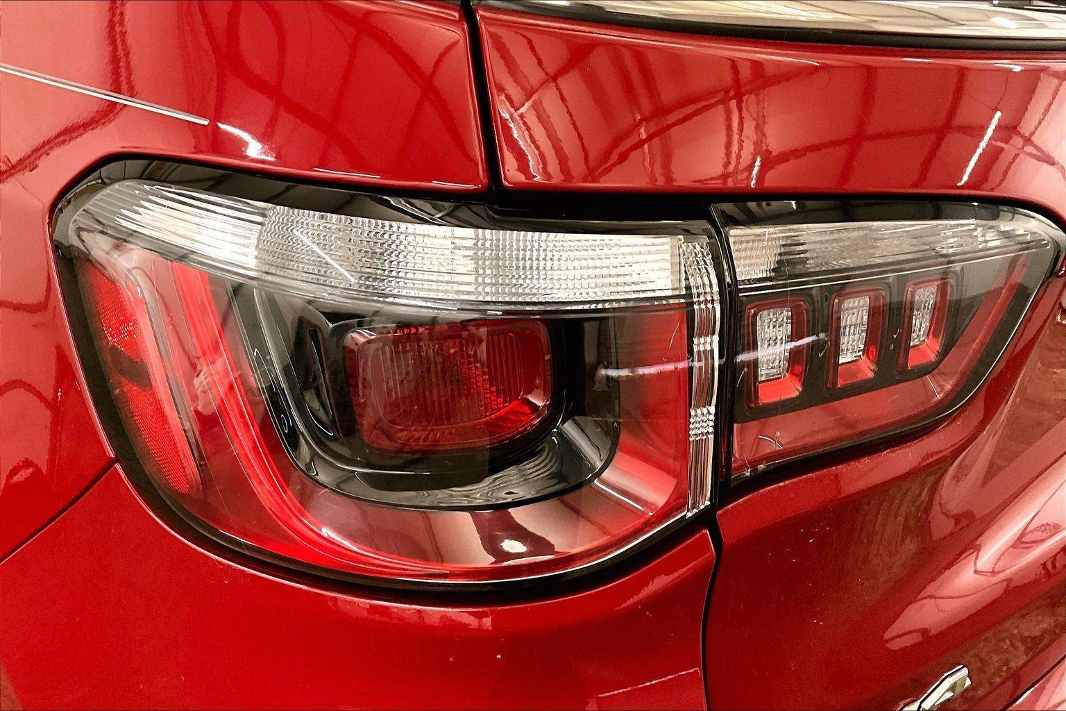 Used 2018 Jeep Compass Latitude w/ Popular Equipment Group image 28