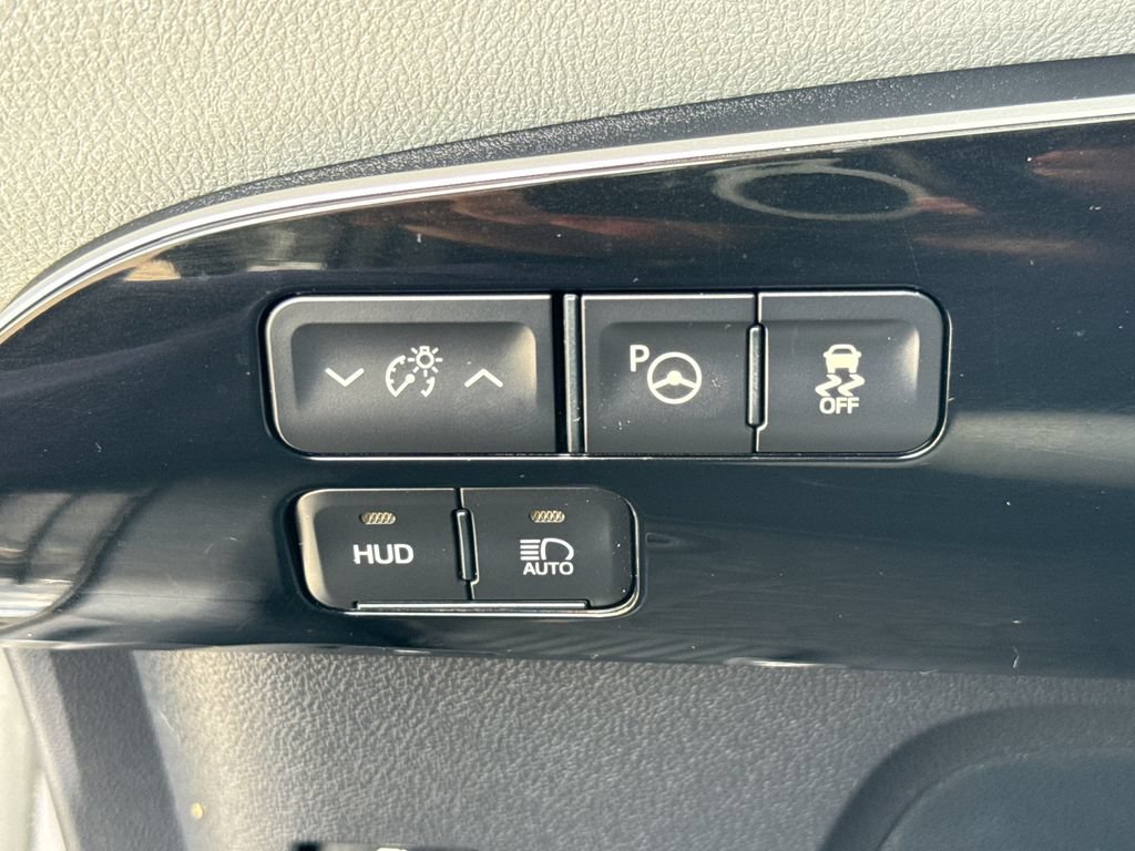 Used 2019 Toyota Prius XLE w/ Advanced Technology Package AWD/4WD image 14