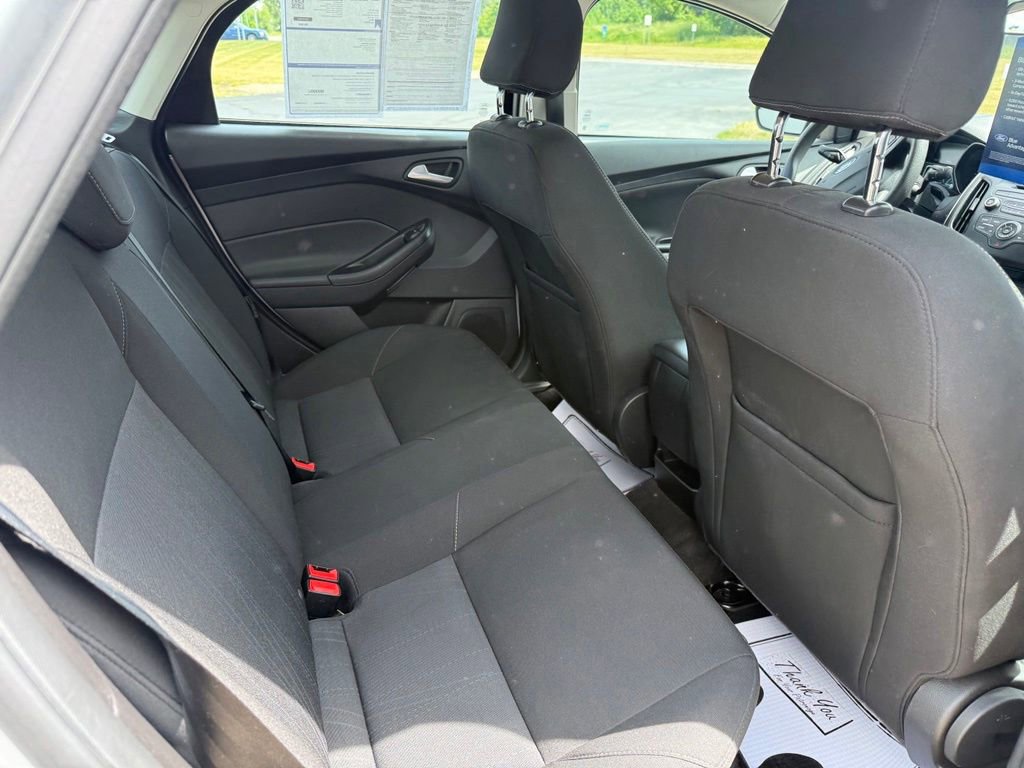 Certified 2017 Ford Focus SE FWD image 15
