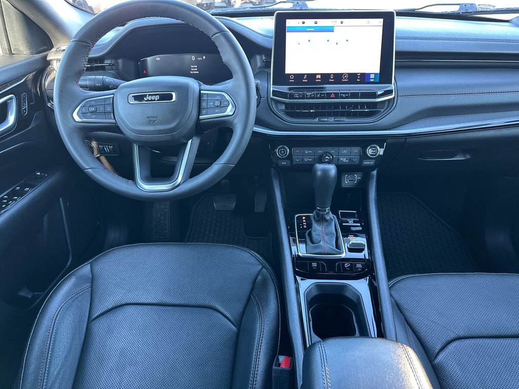 Used 2025 Jeep Compass Trailhawk w/ Trailhawk Elite Group image 22