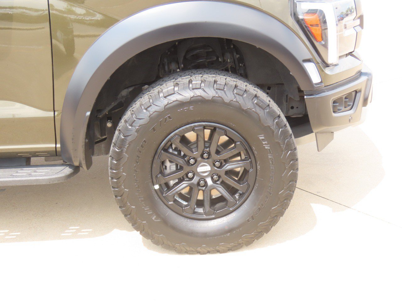 Certified 2025 Ford F150 Raptor AWD/4WD image 7