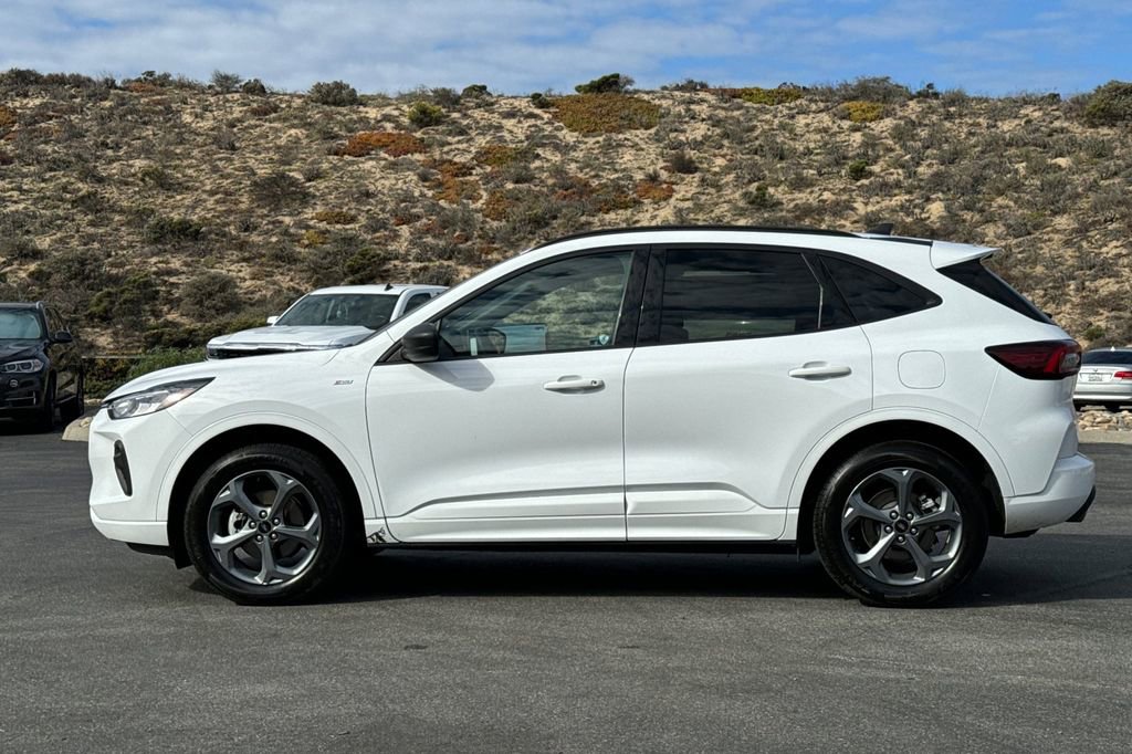 Certified 2023 Ford Escape ST-Line AWD/4WD image 7