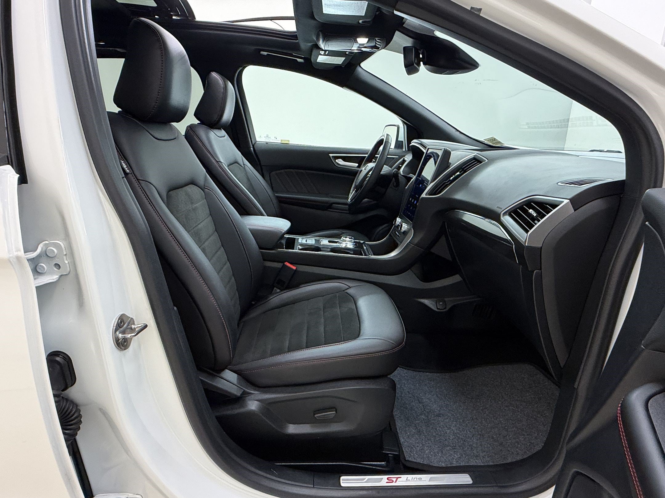 Certified 2021 Ford Edge ST-Line FWD image 27