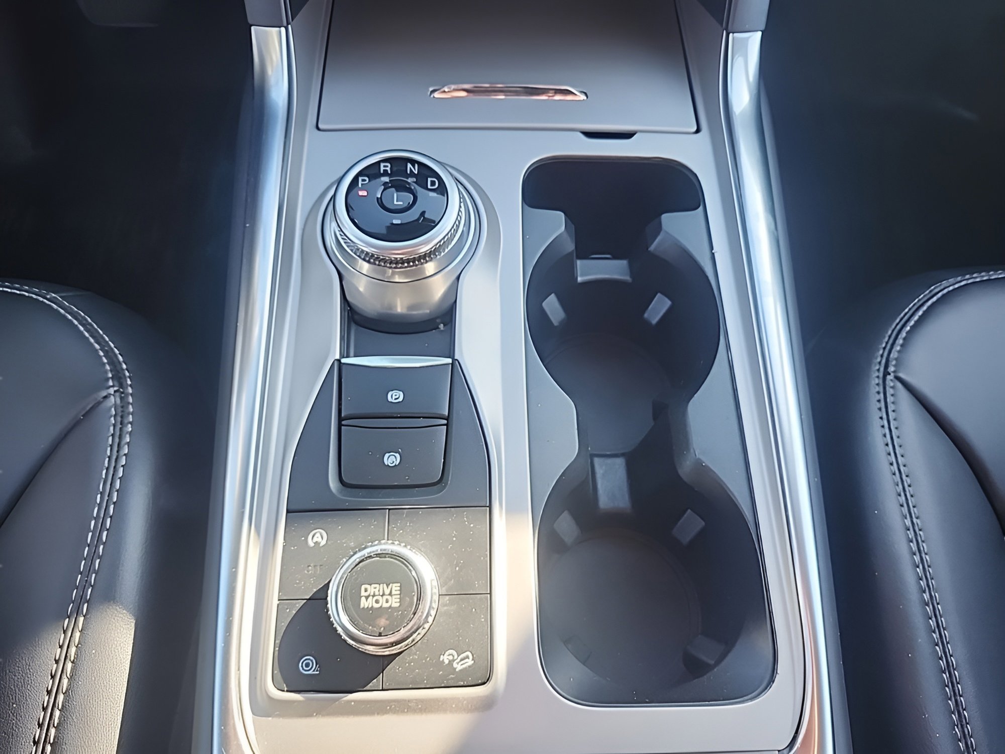 Certified 2023 Ford Explorer XLT w/ Equipment Group 202A image 19