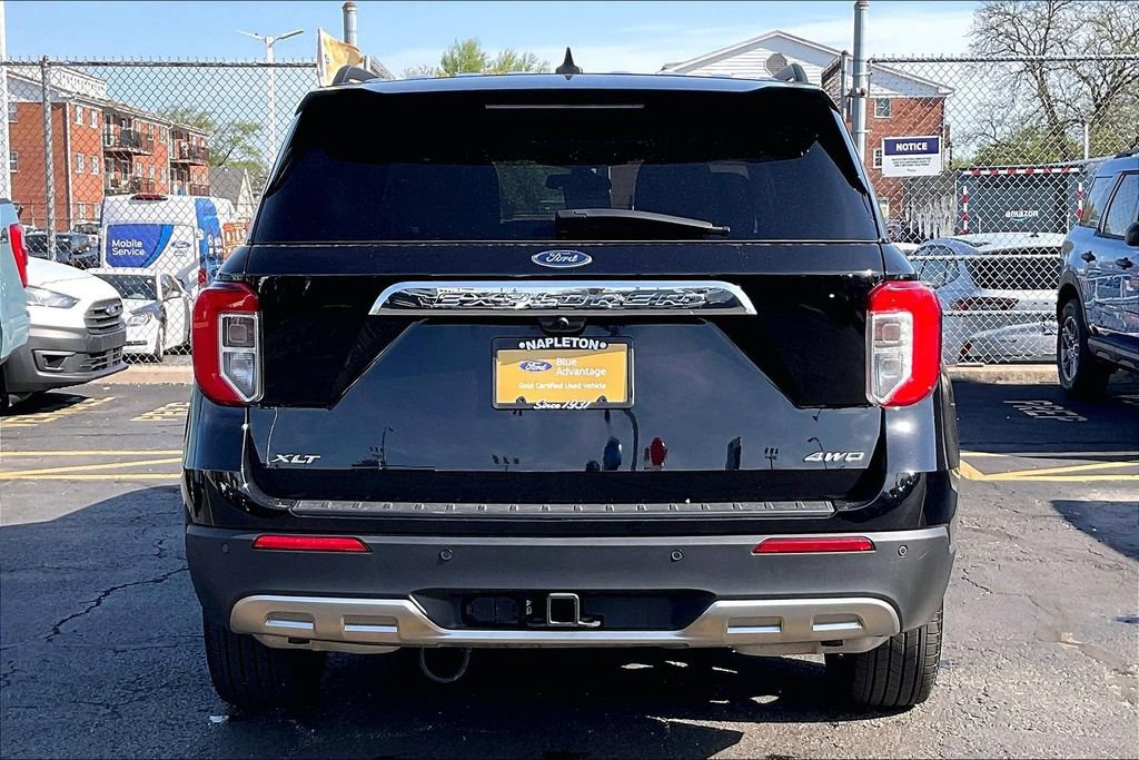 Certified 2023 Ford Explorer XLT w/ Equipment Group 202A AWD/4WD image 3