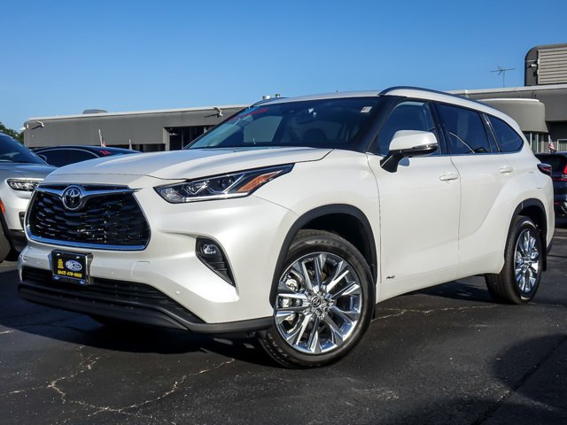 Used 2026 Toyota Highlander Limited AWD/4WD image 1