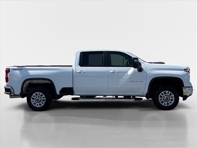 Used 2025 Chevrolet Silverado 2500 LT w/ Convenience Package image 2