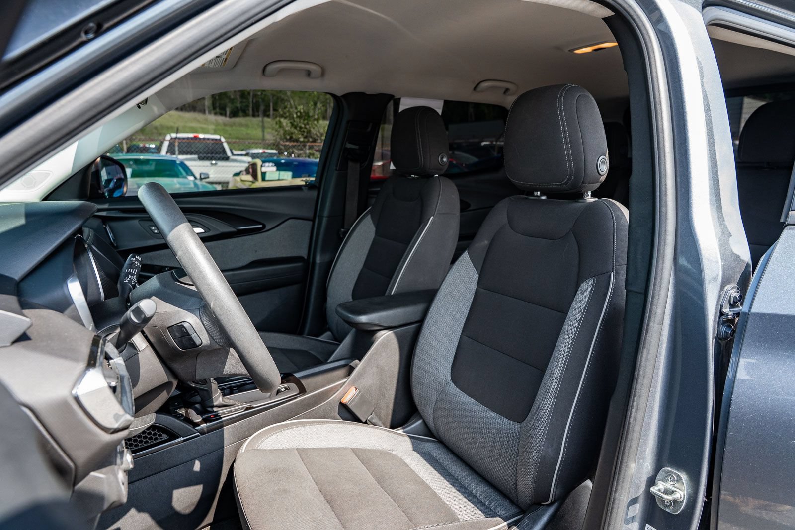 Used 2021 Chevrolet TrailBlazer LT FWD image 19