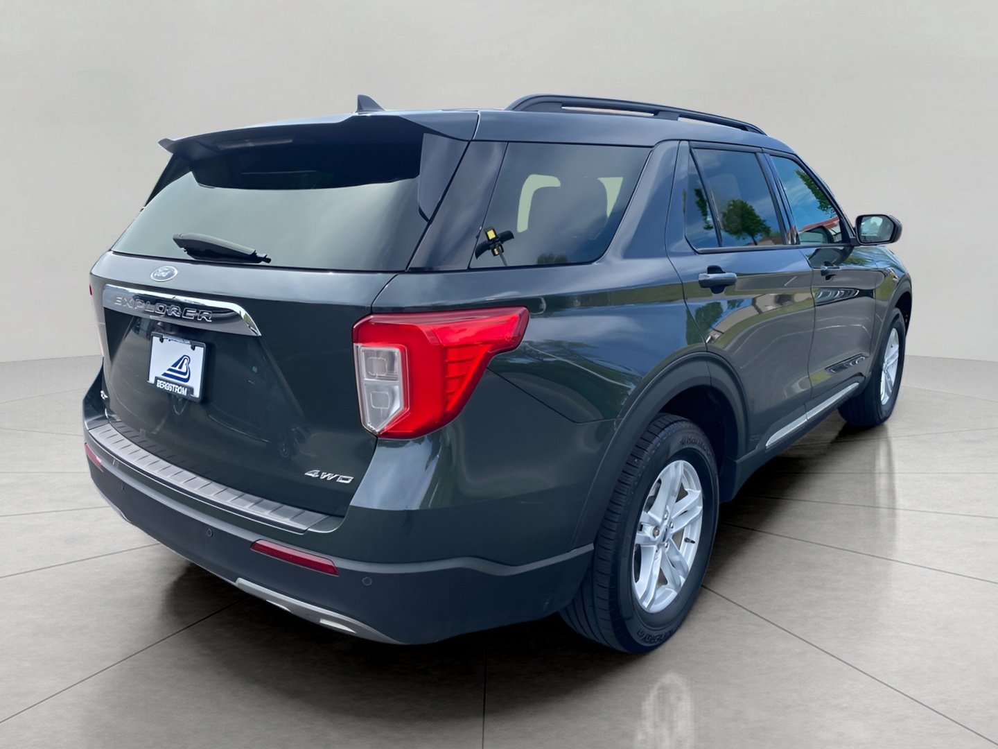 Certified 2023 Ford Explorer XLT w/ Equipment Group 202A AWD/4WD image 13