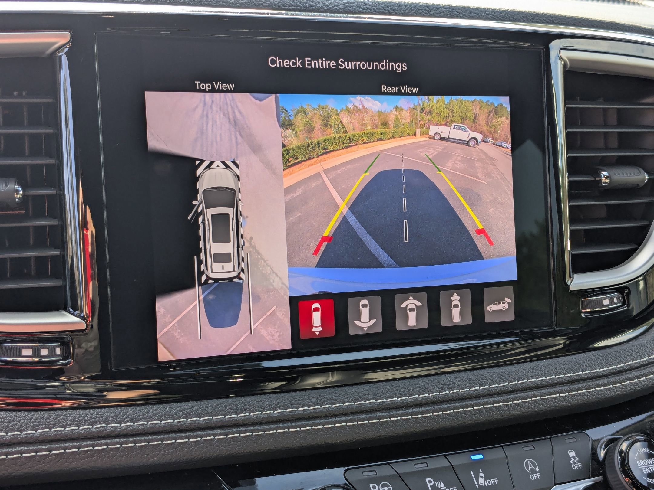 Used 2024 Chrysler Pacifica Touring-L w/ S Appearance Package image 24