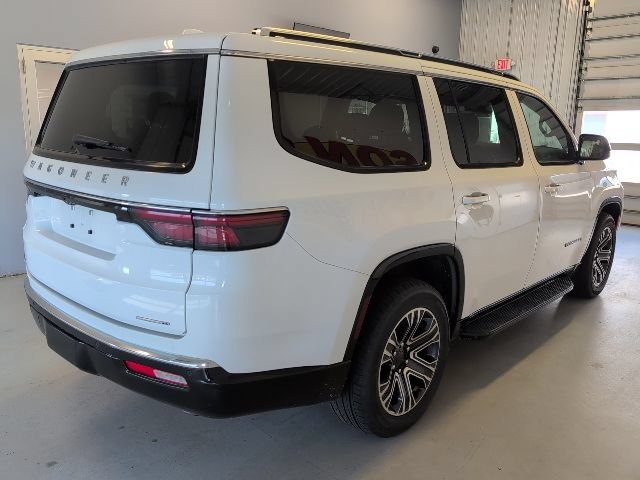 Used 2023 Jeep Wagoneer Series II AWD/4WD image 4