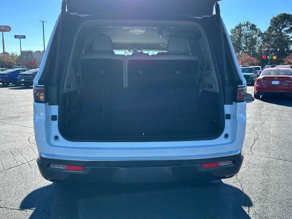 Used 2022 Jeep Wagoneer Series II RWD image 18