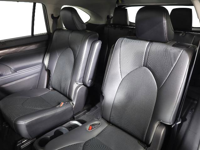 Used 2021 Toyota Highlander Limited w/ Protection Package #3 (TMS) image 13