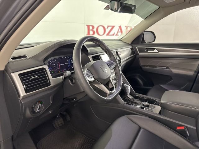 Used 2023 Volkswagen Atlas SE w/ Panoramic Sunroof Package image 12