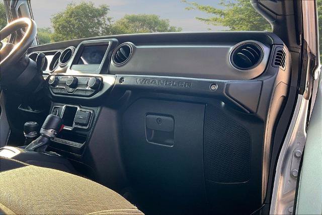 Used 2023 Jeep Wrangler Sport AWD/4WD image 17