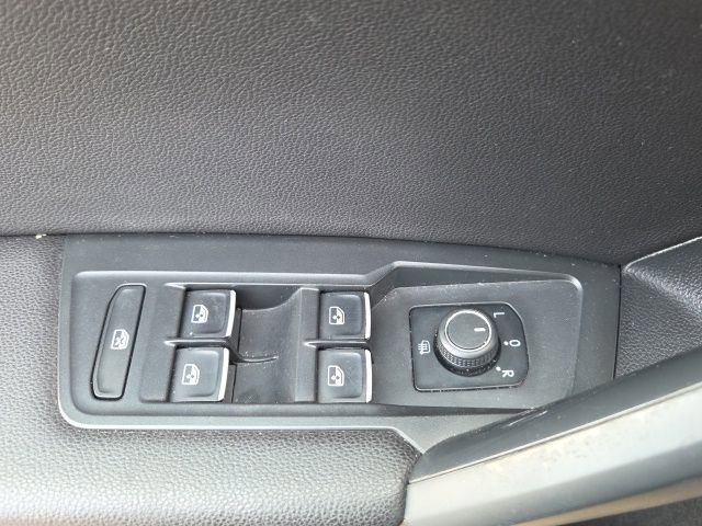 Used 2019 Volkswagen Tiguan SE AWD/4WD image 22