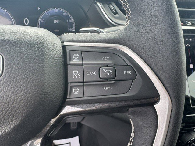 Used 2023 Jeep Grand Cherokee Altitude AWD/4WD image 17