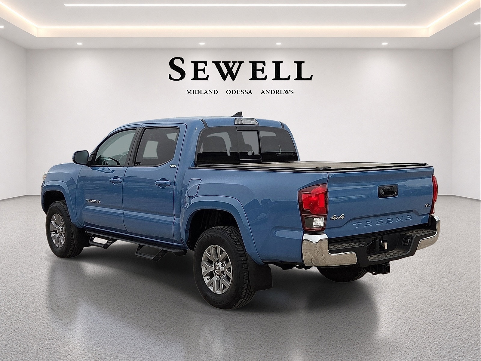 Used 2019 Toyota Tacoma SR5 AWD/4WD image 3