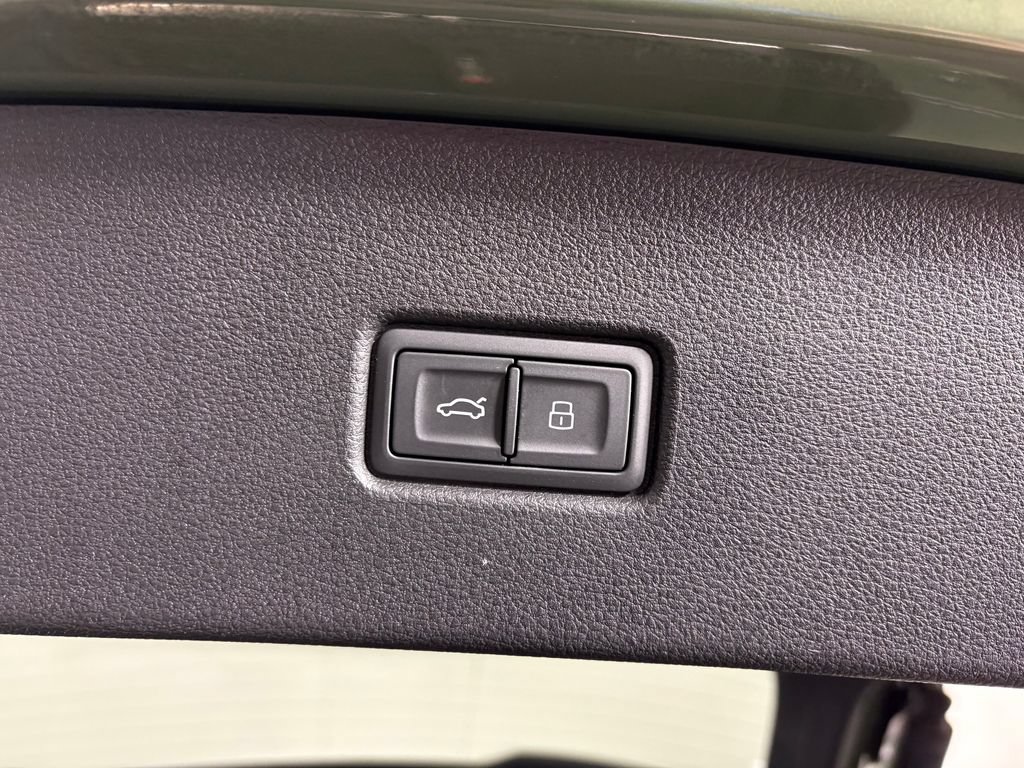 Used 2024 Audi SQ5 Prestige AWD/4WD image 34