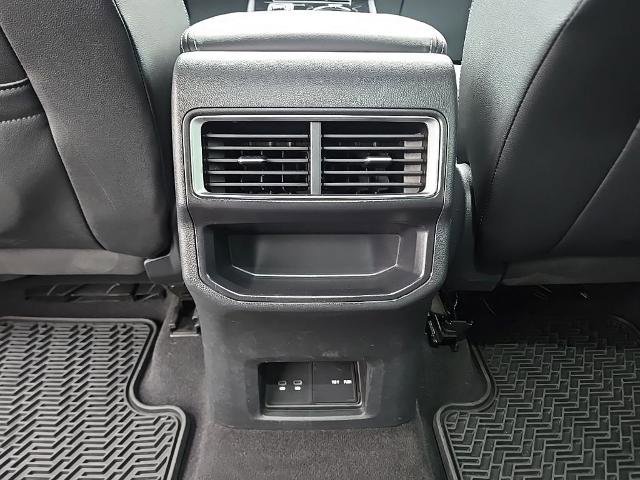 Used 2024 Volkswagen Atlas Cross Sport SE image 39