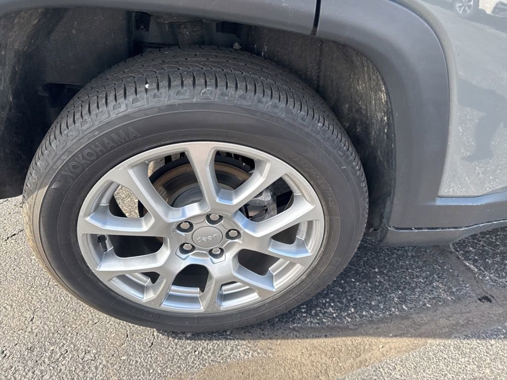 Used 2023 Jeep Compass Latitude image 44