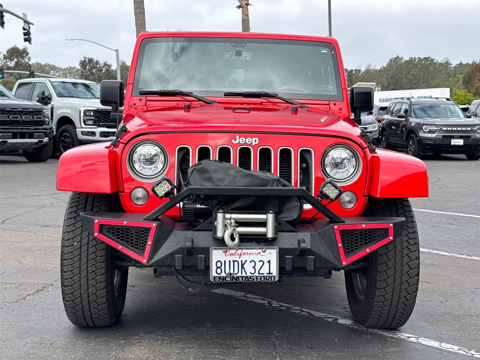 Used 2017 Jeep Wrangler Sahara w/ Connectivity Group AWD/4WD image 5