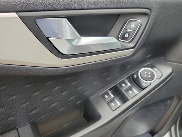 Certified 2020 Ford Escape SE image 22