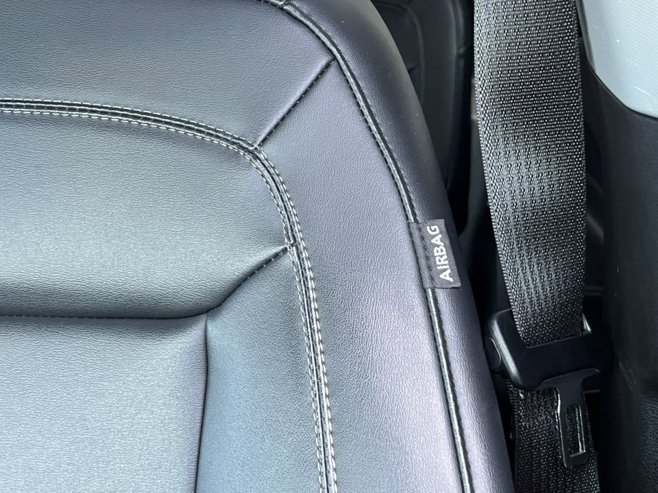 Certified 2023 Ford Explorer XLT w/ Equipment Group 202A image 15