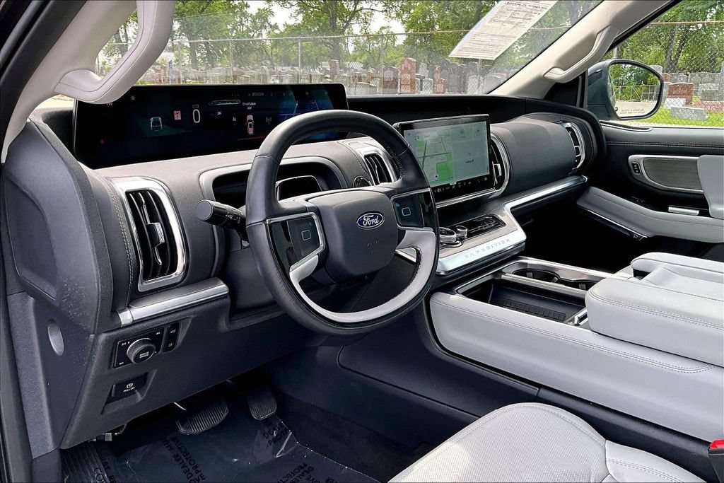 Certified 2025 Ford Expedition Platinum AWD/4WD image 13