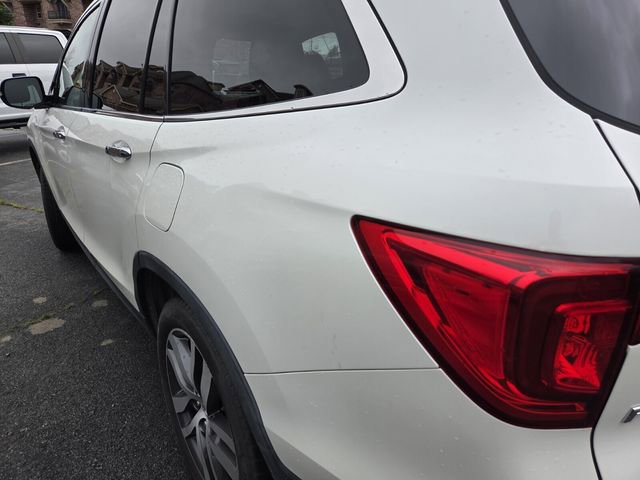 Used 2017 Honda Pilot Touring image 7
