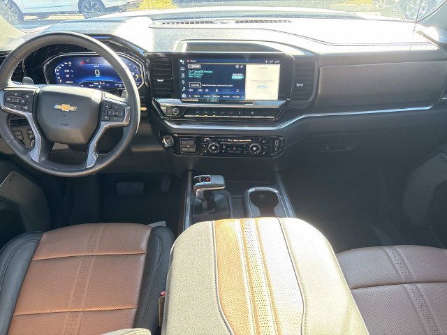 Used 2025 Chevrolet Silverado 1500 High Country AWD/4WD image 17