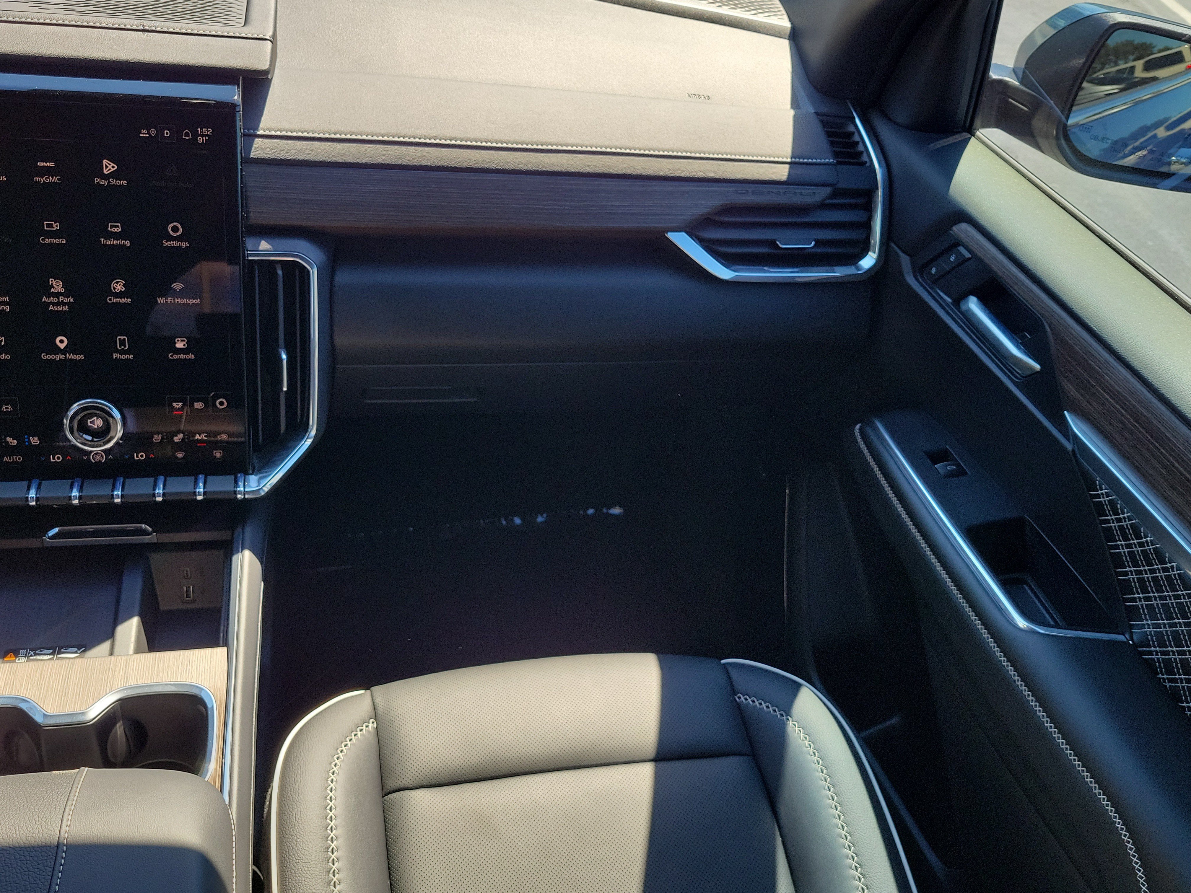 Used 2026 GMC Acadia Denali w/ Super Cruise Package FWD image 17
