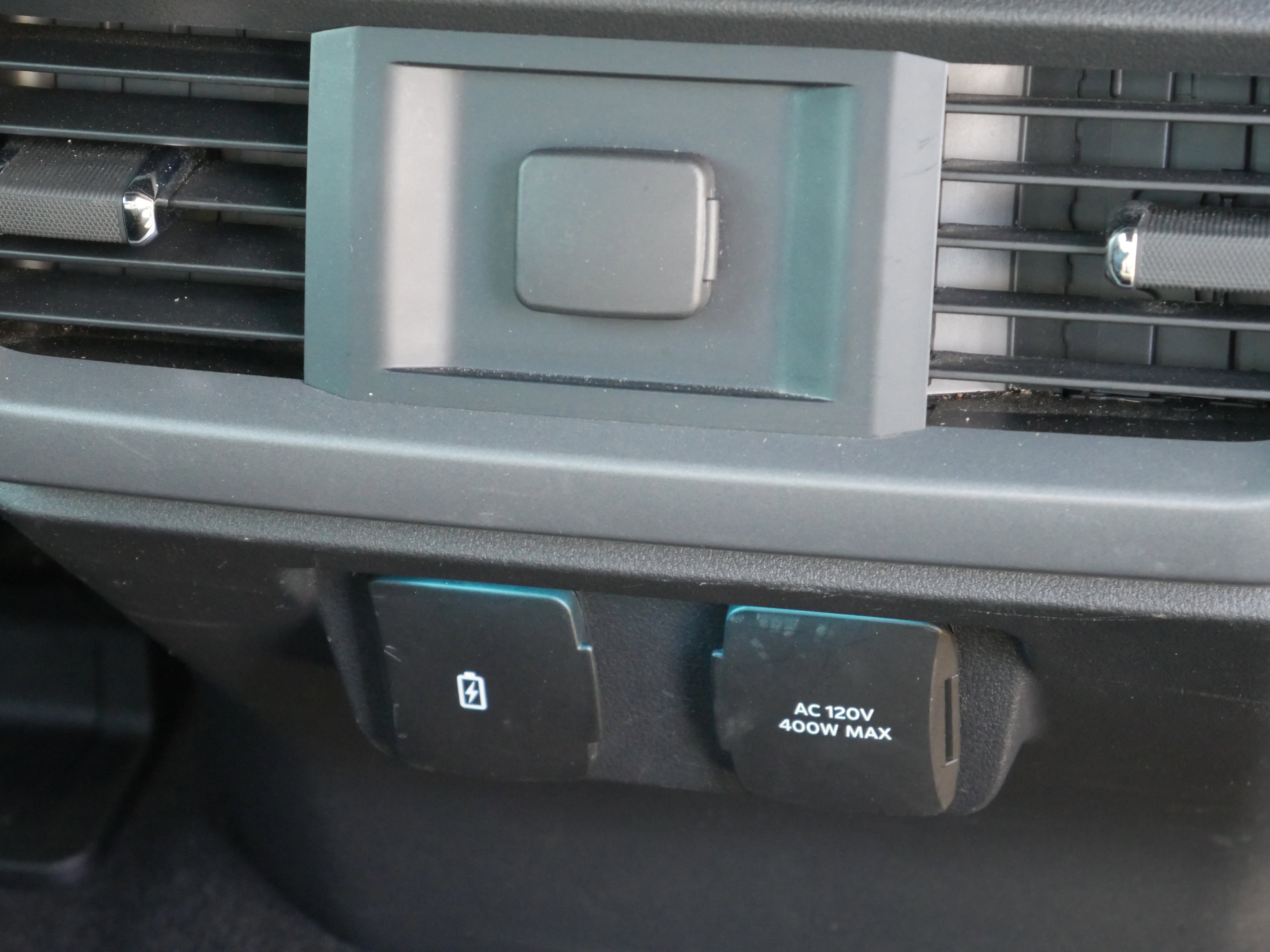 Certified 2025 Ford F150 XLT w/ Equipment Group 302A MID image 35