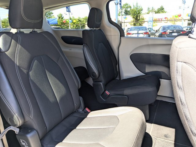 Used 2023 Chrysler Voyager LX FWD image 31