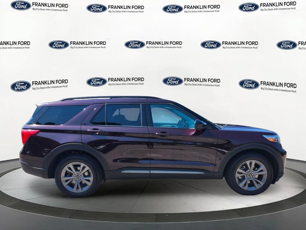 Certified 2022 Ford Explorer XLT w/ Equipment Group 202A AWD/4WD image 6
